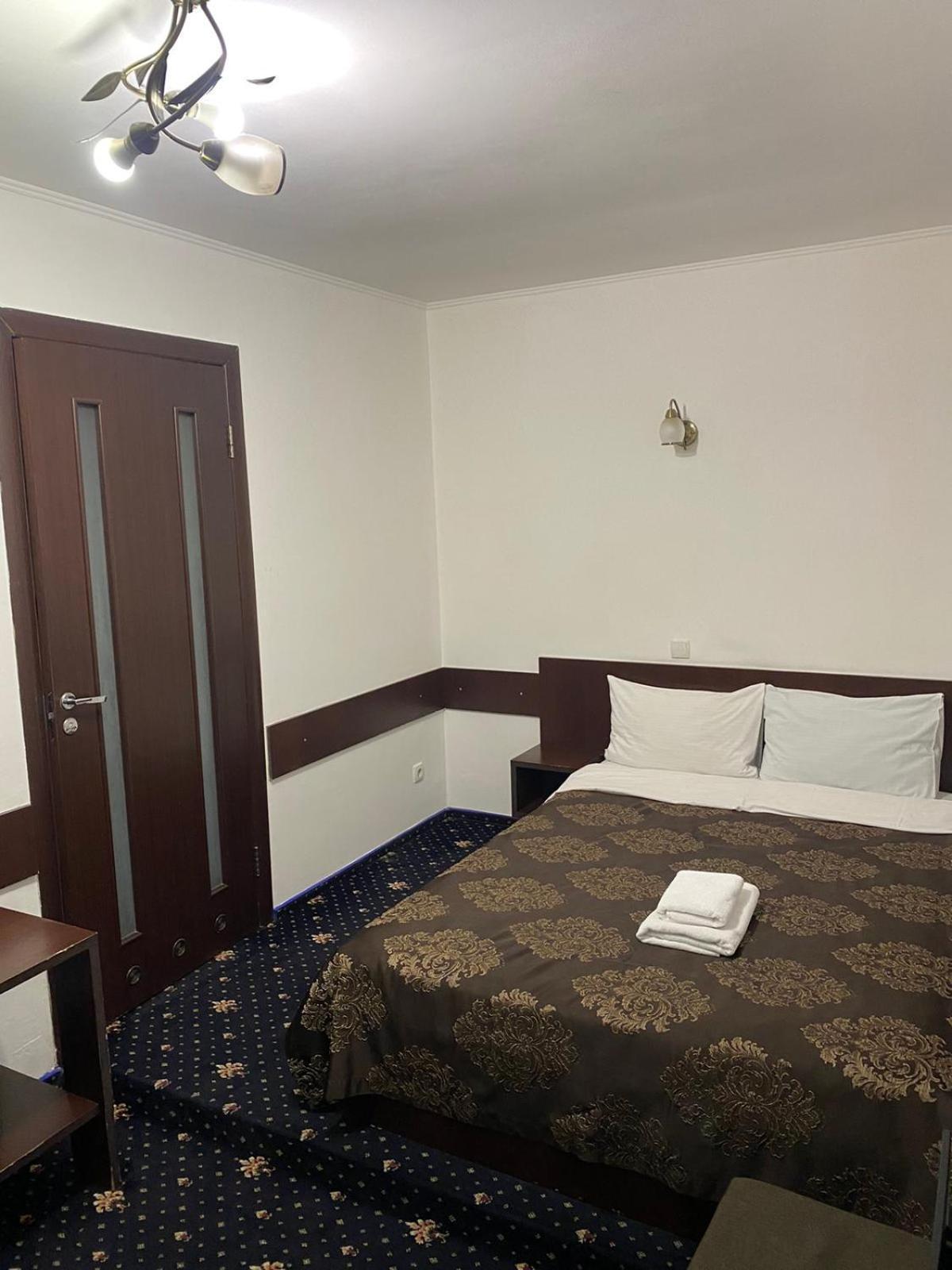 Faraon Hotel Ivano-Frankivsk Exterior photo